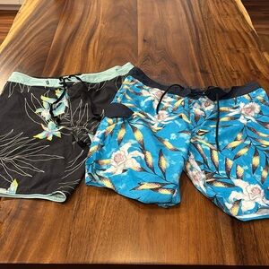 2 boardshort, 1 Volcom, 1 O'Neill size 32
